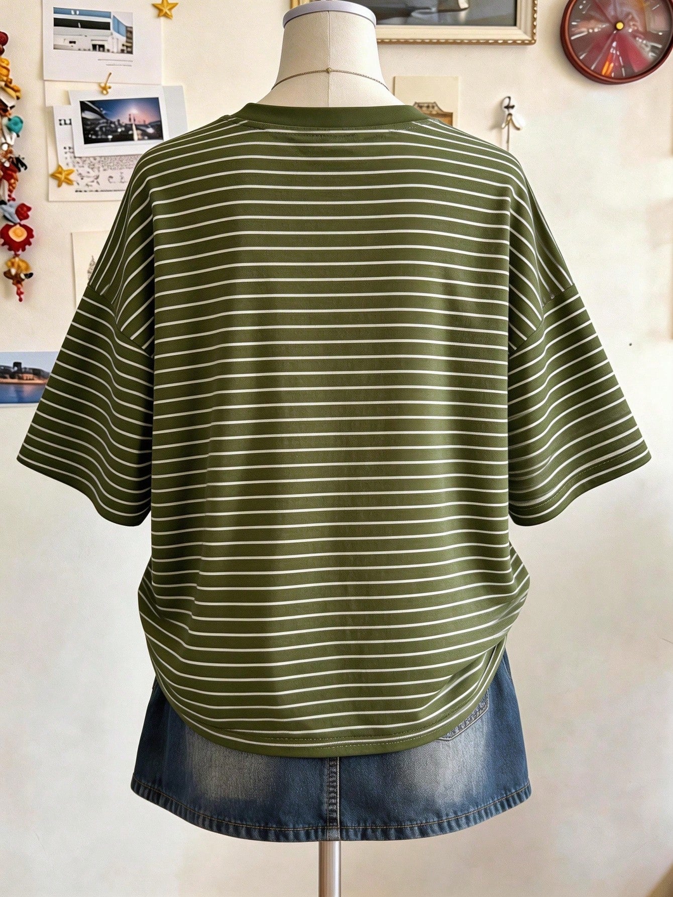 Lalippa Striped Digital Print Fashionable Minimalist Plus Size Women Long Loose Round Neck T-Shirt, Gift For Friends