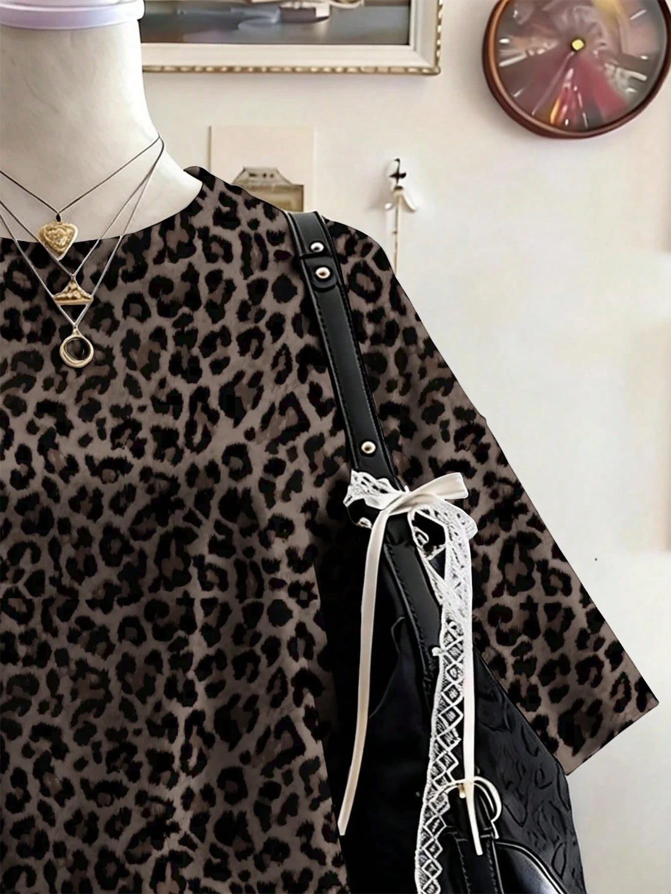 Lalippa Tiger Digital Print Fashion Minimalist Oversized Mid-Length Round Neck Drop Shoulder Women's T-Shirt Friend's Gift
