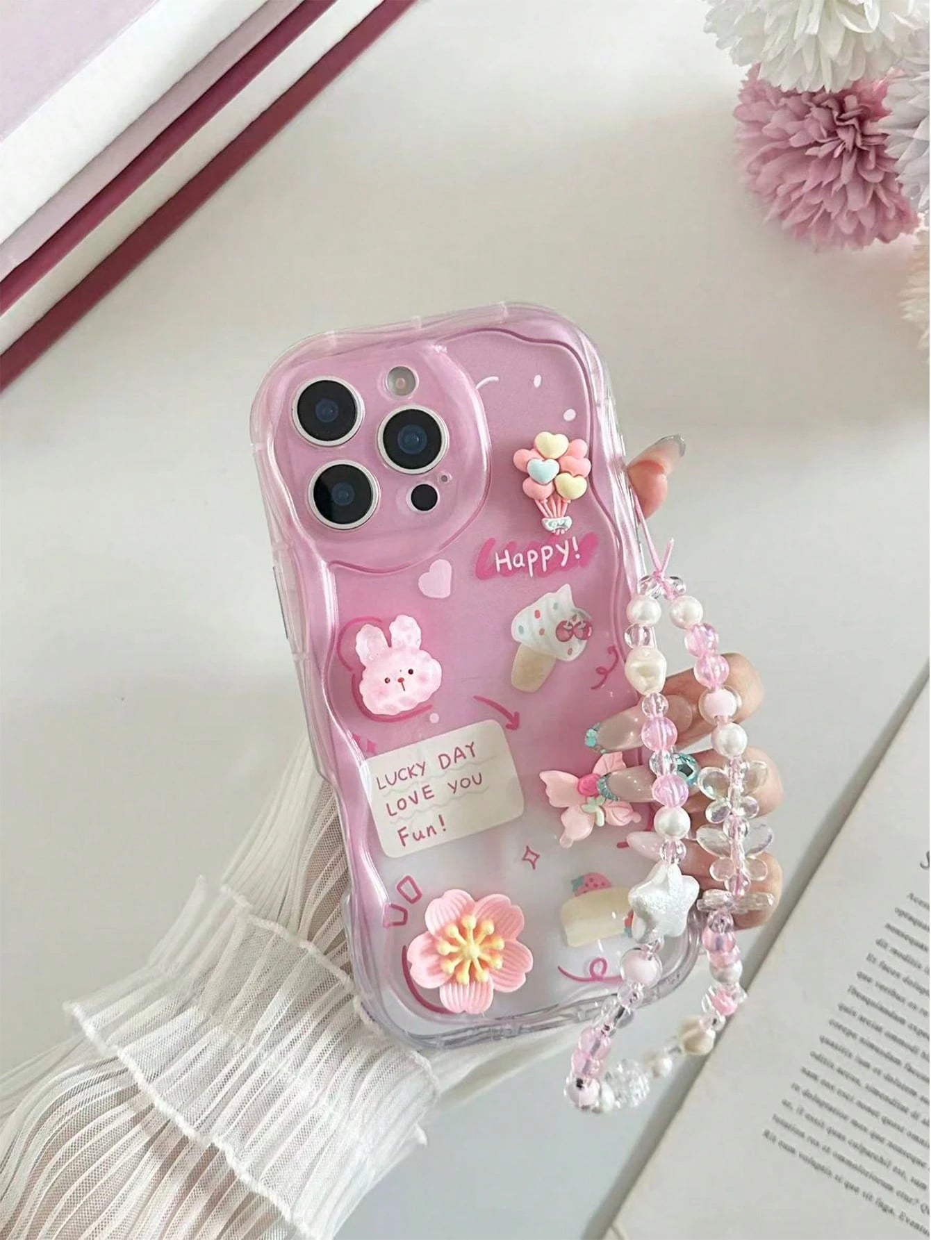 Large Flower Applique Painted Flat Print Cream Wavy Edge With Bracelet Simple Anti-Drop Thickened Phone Protective Case Suitable For Ip 17/Ip 17pro/Ip 17promax/Iphone16 XR/7/8 Iphone15Promax/12PROMAX