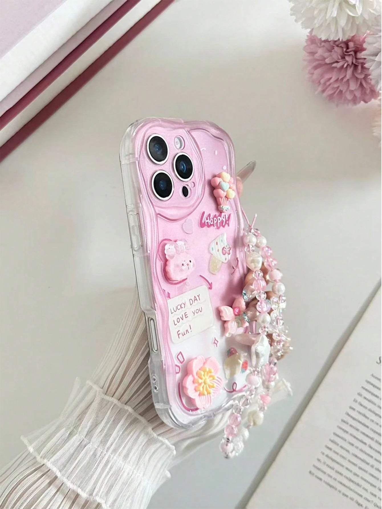Large Flower Applique Painted Flat Print Cream Wavy Edge With Bracelet Simple Anti-Drop Thickened Phone Protective Case Suitable For Ip 17/Ip 17pro/Ip 17promax/Iphone16 XR/7/8 Iphone15Promax/12PROMAX