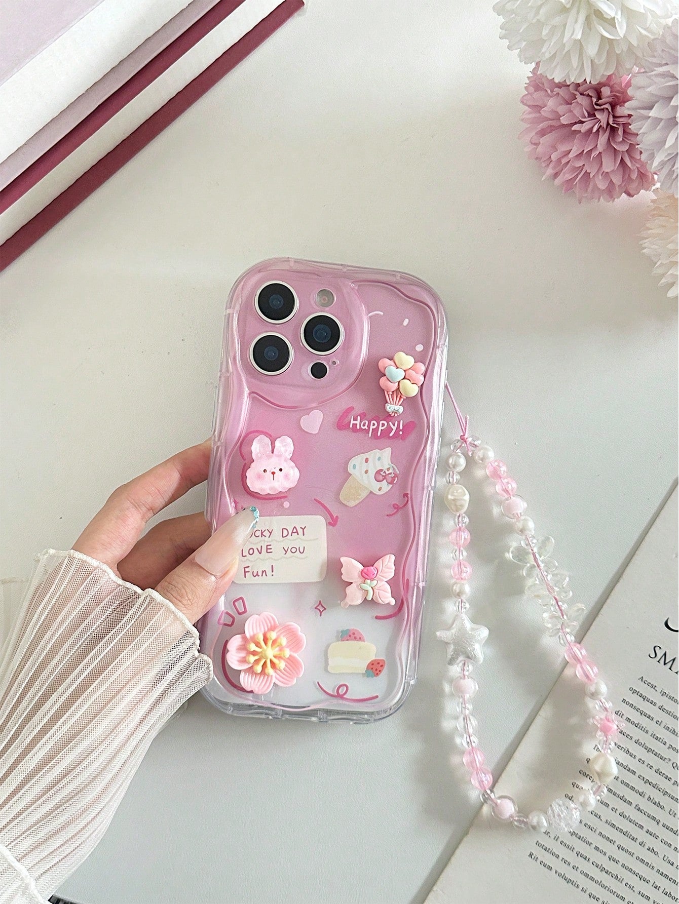 Large Flower Applique Painted Flat Print Cream Wavy Edge With Bracelet Simple Anti-Drop Thickened Phone Protective Case Suitable For Ip 17/Ip 17pro/Ip 17promax/Iphone16 XR/7/8 Iphone15Promax/12PROMAX