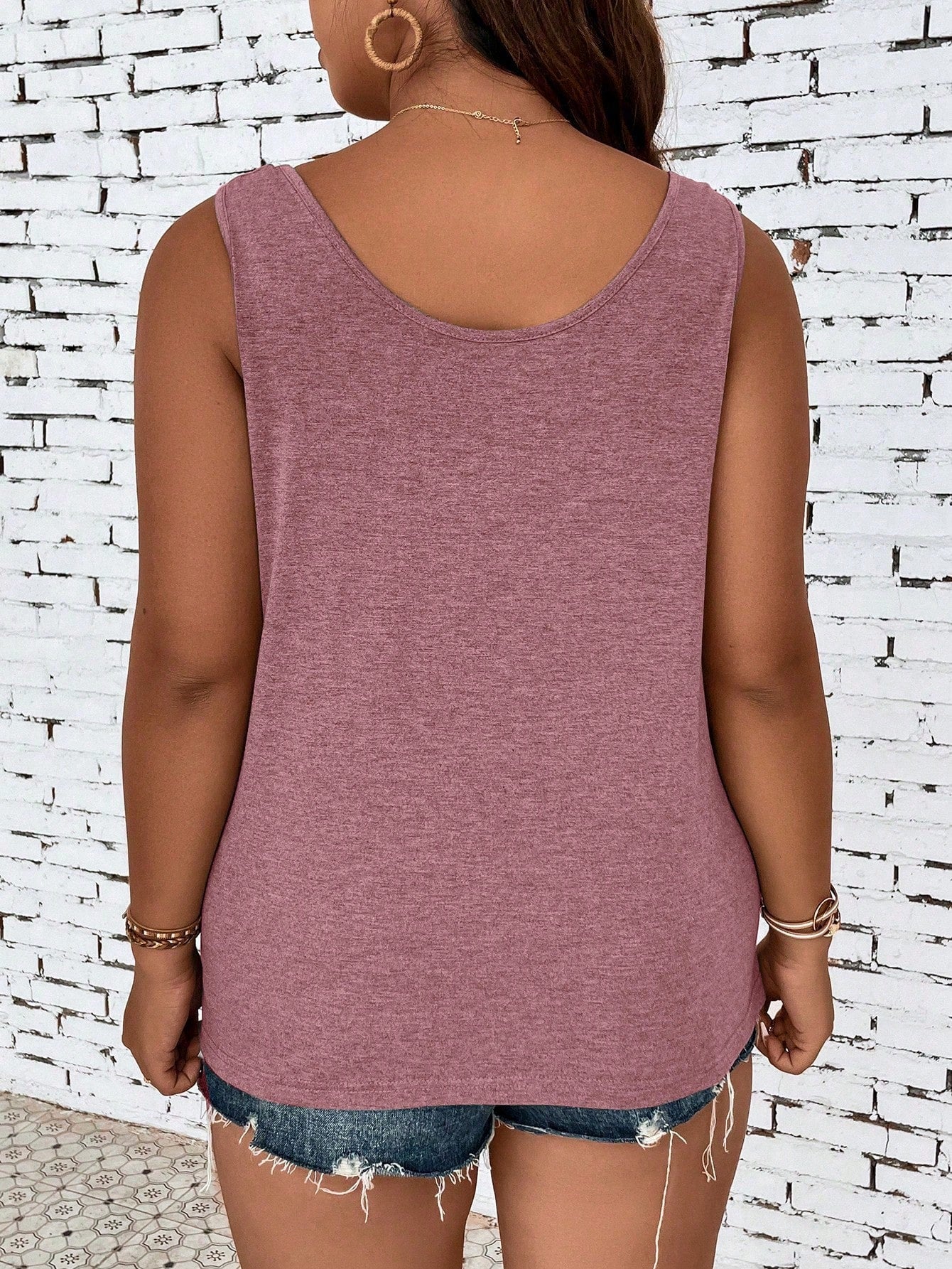 LUNE Plus Size Solid Color Button Detail Tank Top