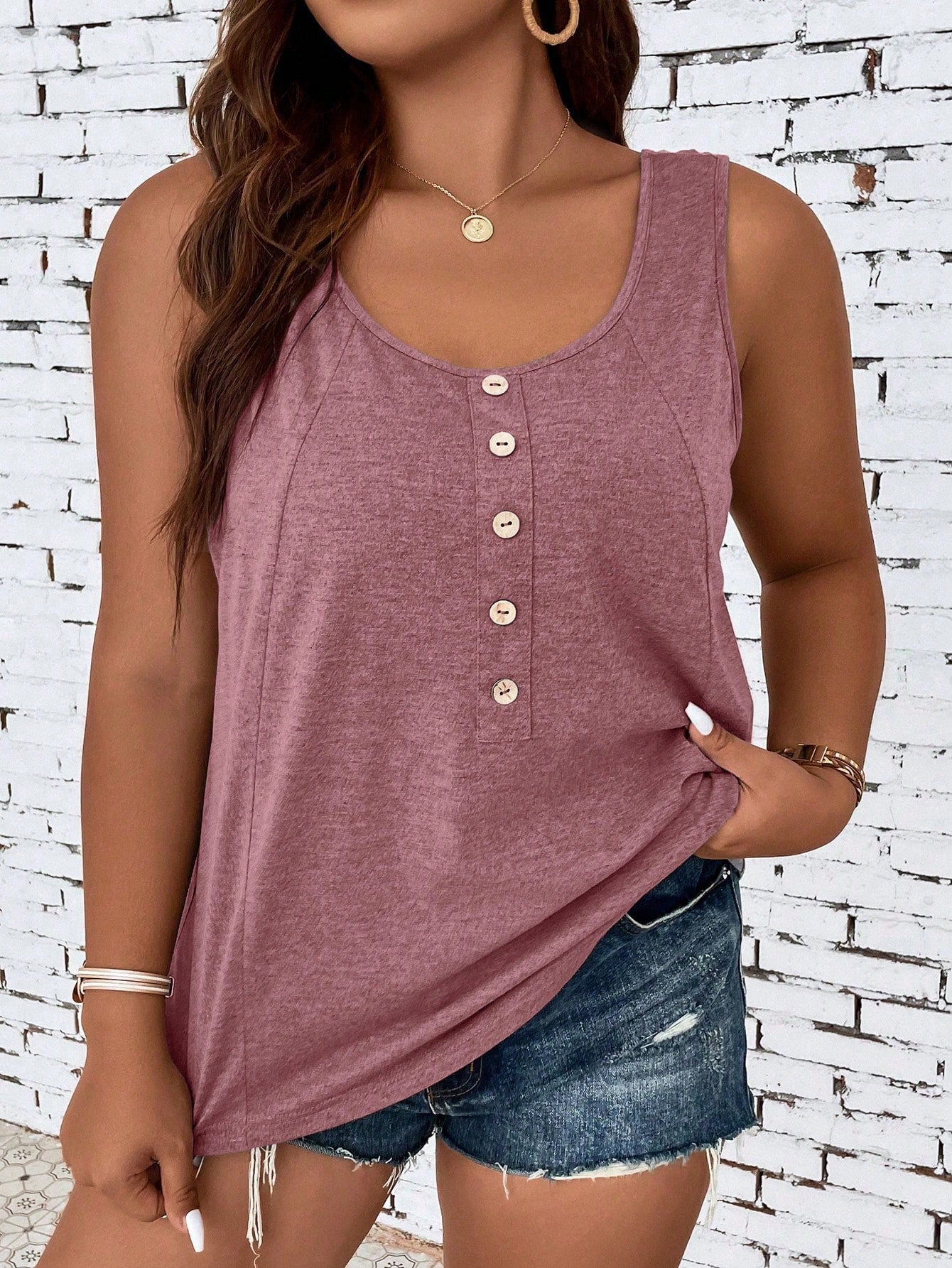 LUNE Plus Size Solid Color Button Detail Tank Top