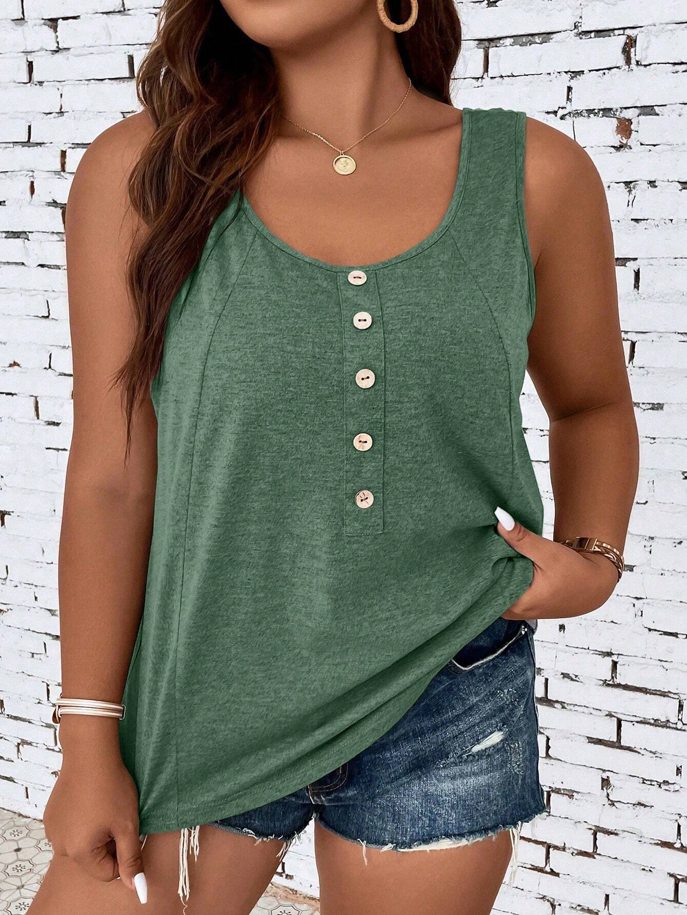 LUNE Plus Size Solid Color Button Detail Tank Top