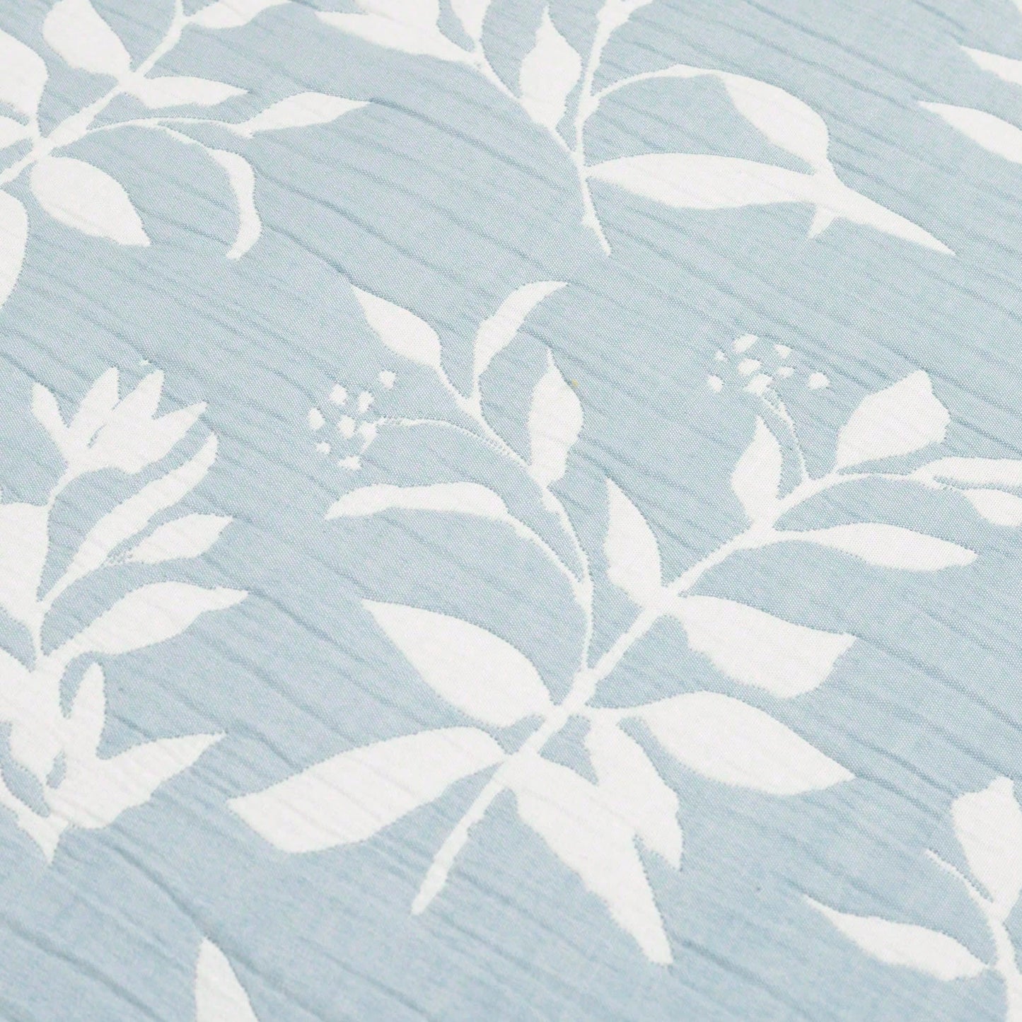 LUSH DECOR Floral Jacquard Reversible Soft Matelassé Quilt Blue 3Pc Set King/Cal King Halloween-Fall Decor-Room Decor