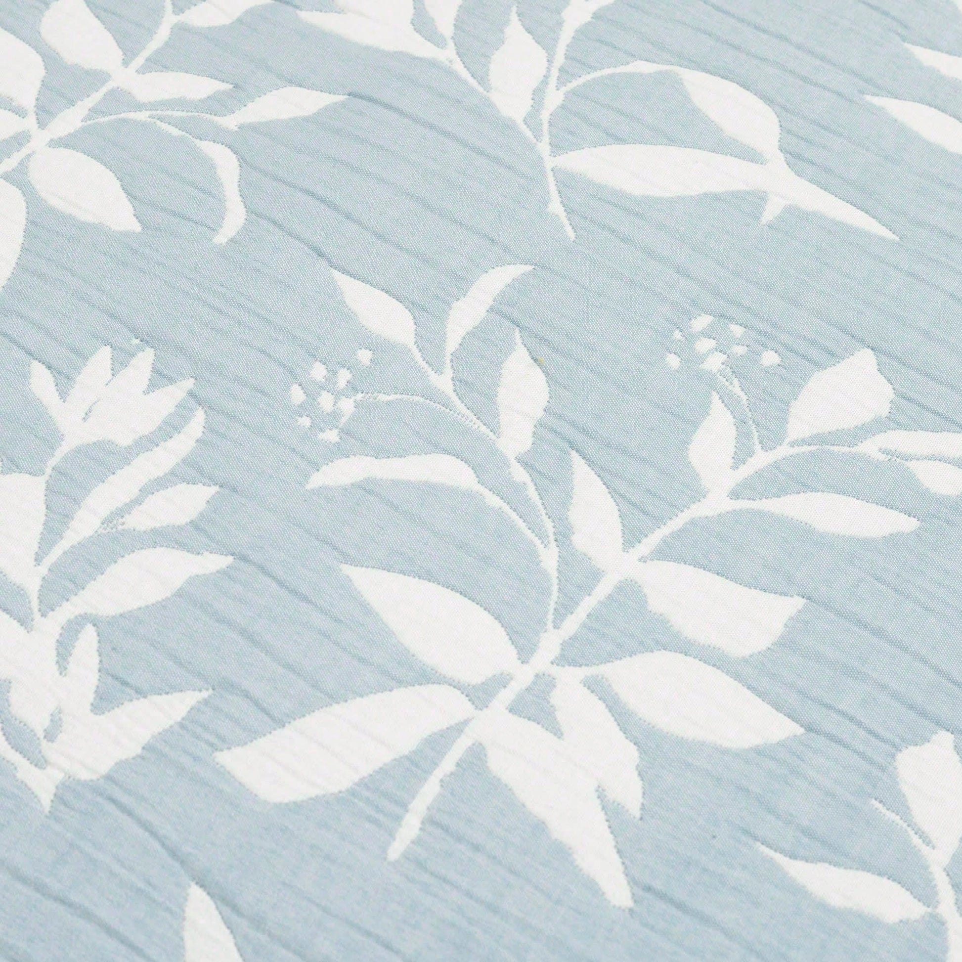 LUSH DECOR Floral Jacquard Reversible Soft Matelassé Quilt Blue 3Pc Set King/Cal King Halloween-Fall Decor-Room Decor