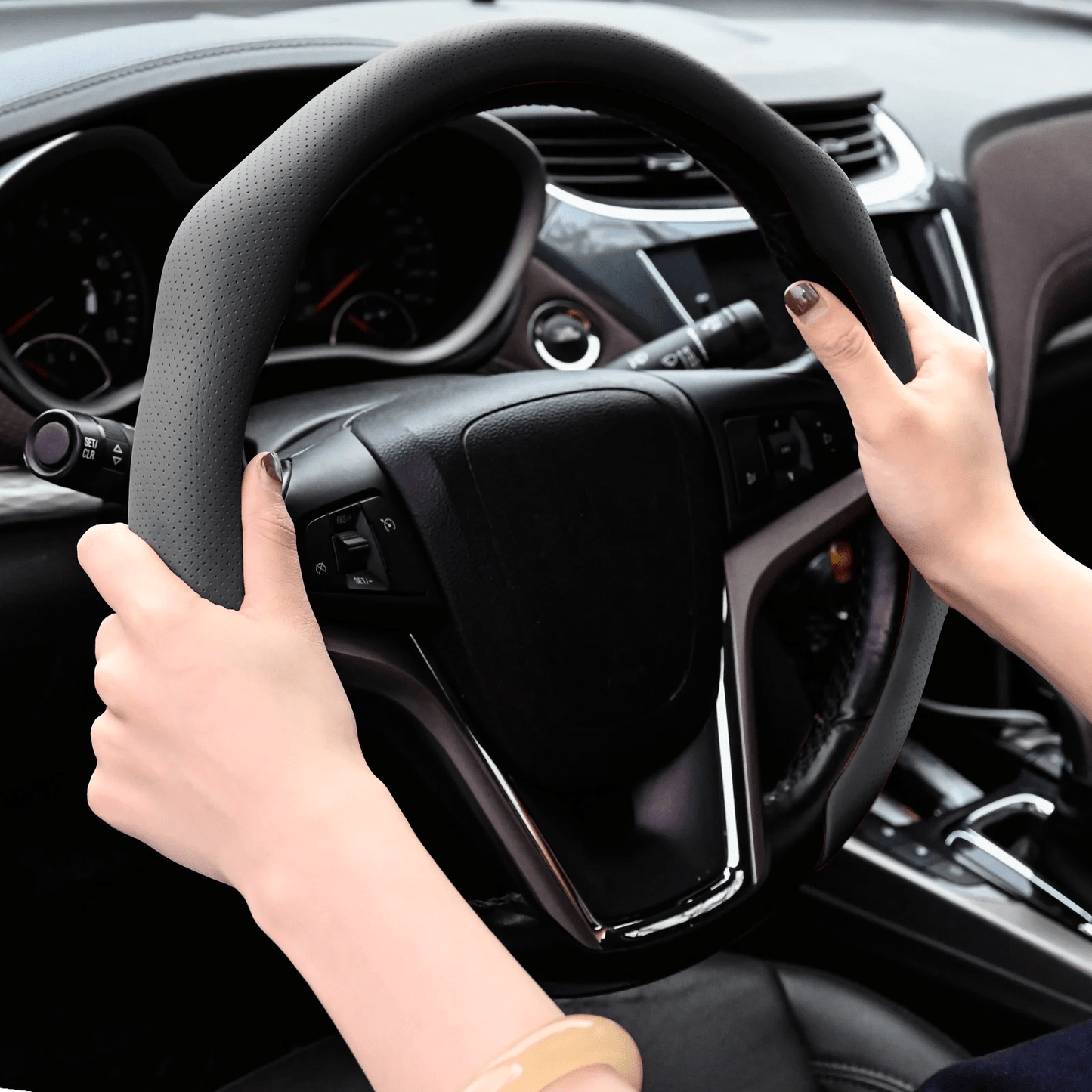Luxury Nappa Leather Steering Wheel Cover Breathable Material With Anti-Slip Inner Lining-Ergonomic Grip For Maximum Comfort-Universal Fit For 15.5-16Inch Car Wheels For A Sophisticated Interior Look