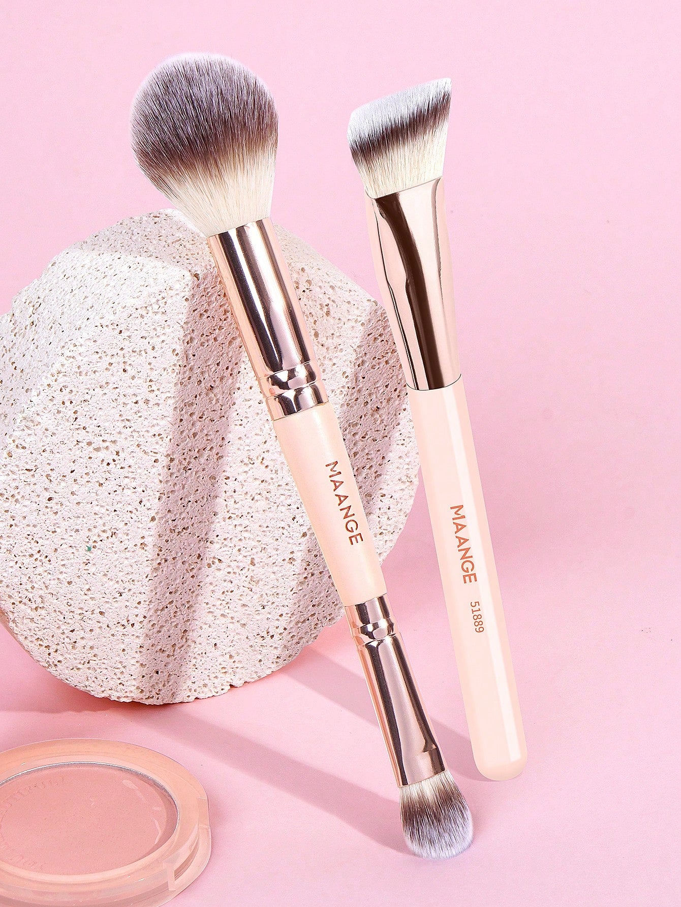 MAANGE 1pc/2pcs/4pcs/5pcs Face Triangle Concealer Brush, Portable Blending Makeup Brush, Soft Skin-Friendly Fiber, Women Travel Makeup Brush, Foundation Brush, Concealer Brush, Blush Brush, Contour Br