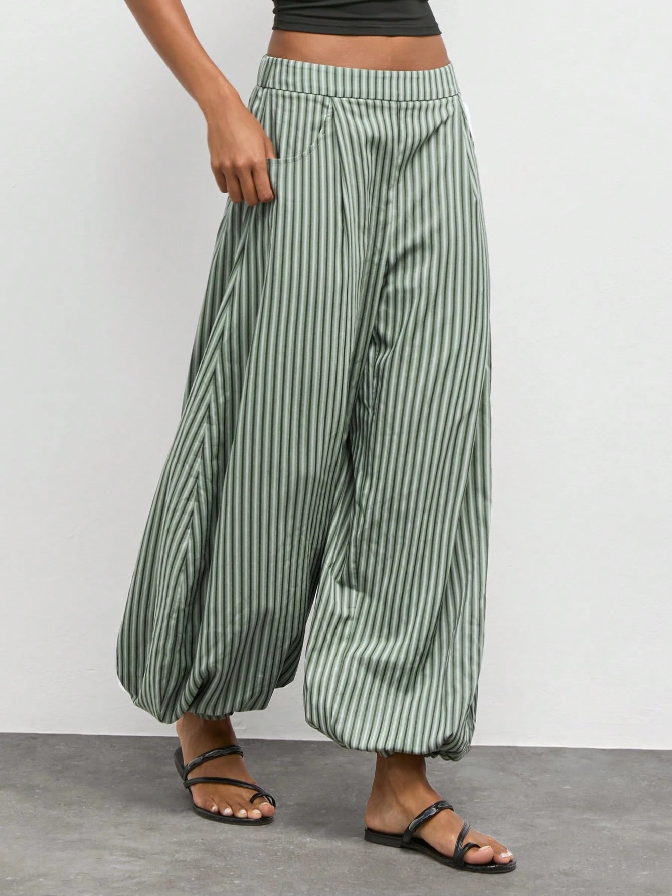 Maija Women's Green And White Striped Print Slanted Pocket Loose Casual Boho Long Pants, Vacation Outfits,Going Out Outfits