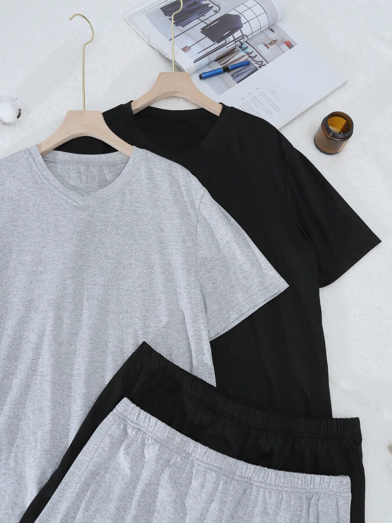 Men Solid Color V-Neck Short Sleeve Top And Shorts Pajama Set,2 Set