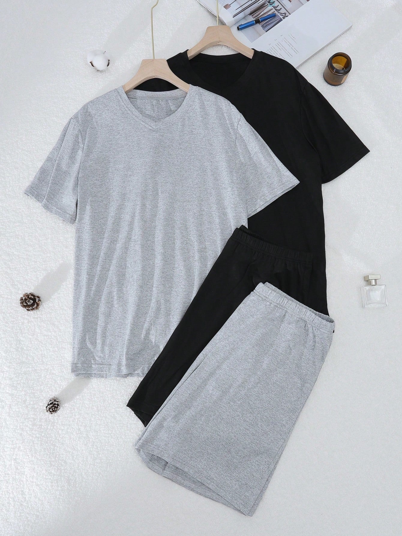Men Solid Color V-Neck Short Sleeve Top And Shorts Pajama Set,2 Set