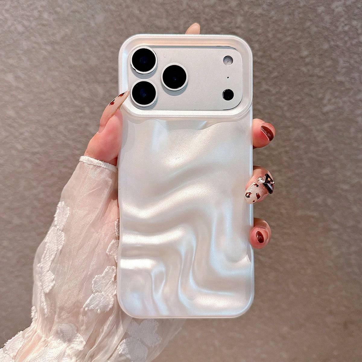 Minimalist 3D Water Wave Pattern Phone Case Compatible With Apple 17 Pro Max/17 Pro/17 Air/17/16 Pro Max/16/16 Pro/16 Plus/15/15 Pro Max/15 Plus/15 Pro/14 Pro Max/14 Pro/14/13 Pro Max/13/13 Pro/12/12