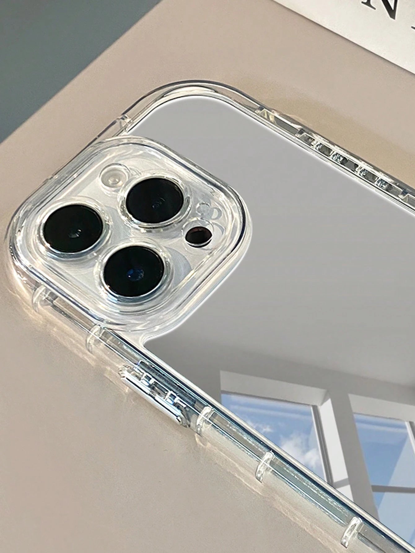 Minimalist Mirror Fashion Acrylic Mirror Phone Case, Creative Hard Shell, Compatible With IPhone 17 Pro Max/17 Pro/17 Air/17/16 Pro Max/16/16 Pro/16 Plus/16e/15/15 Pro Max/15 Pro/15 Plus/11/12/13/14 P