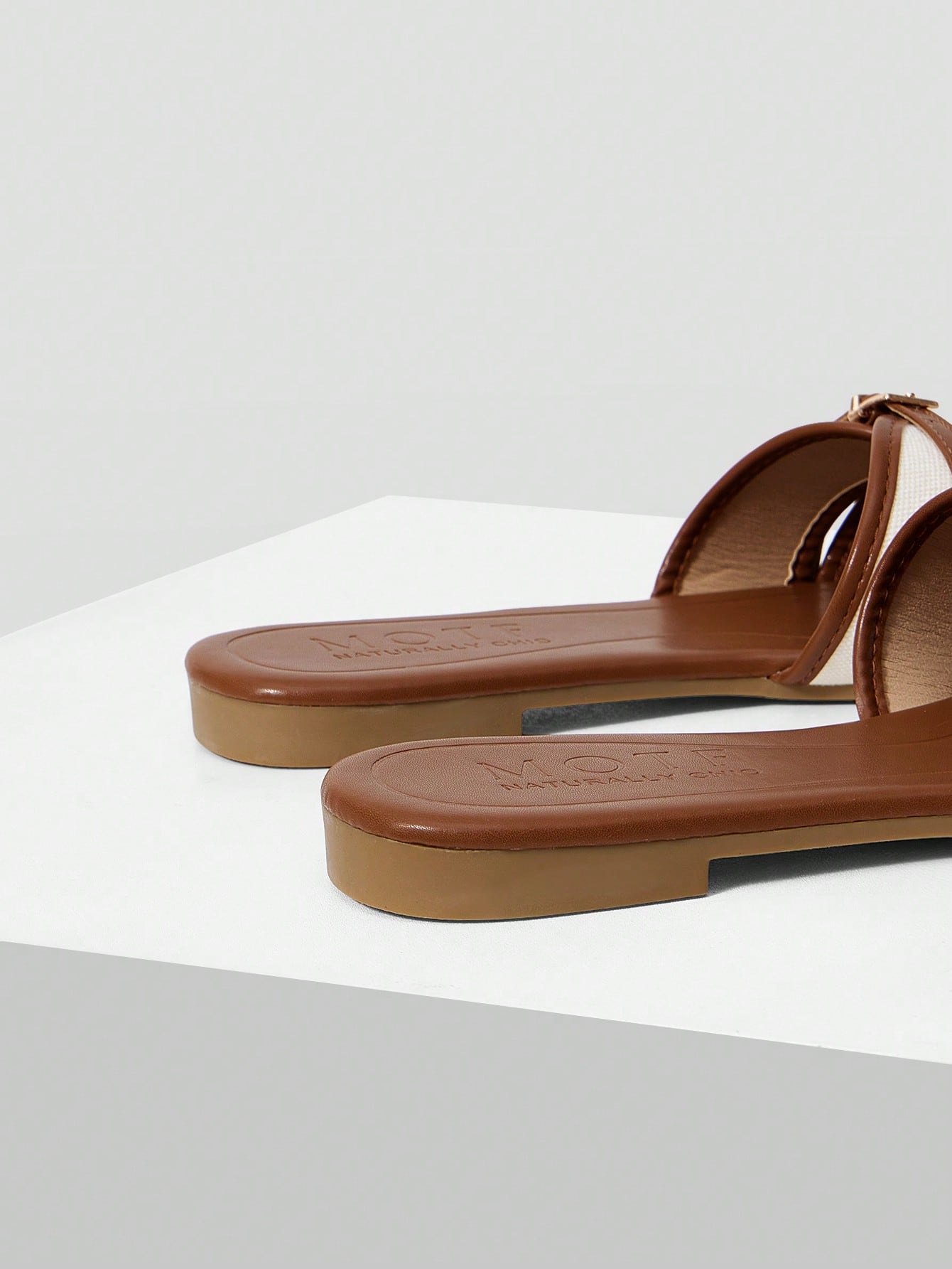MOTF LADIES SWEET COLOUR MATCHING BUCKLE BROWN FLAT SANDALS