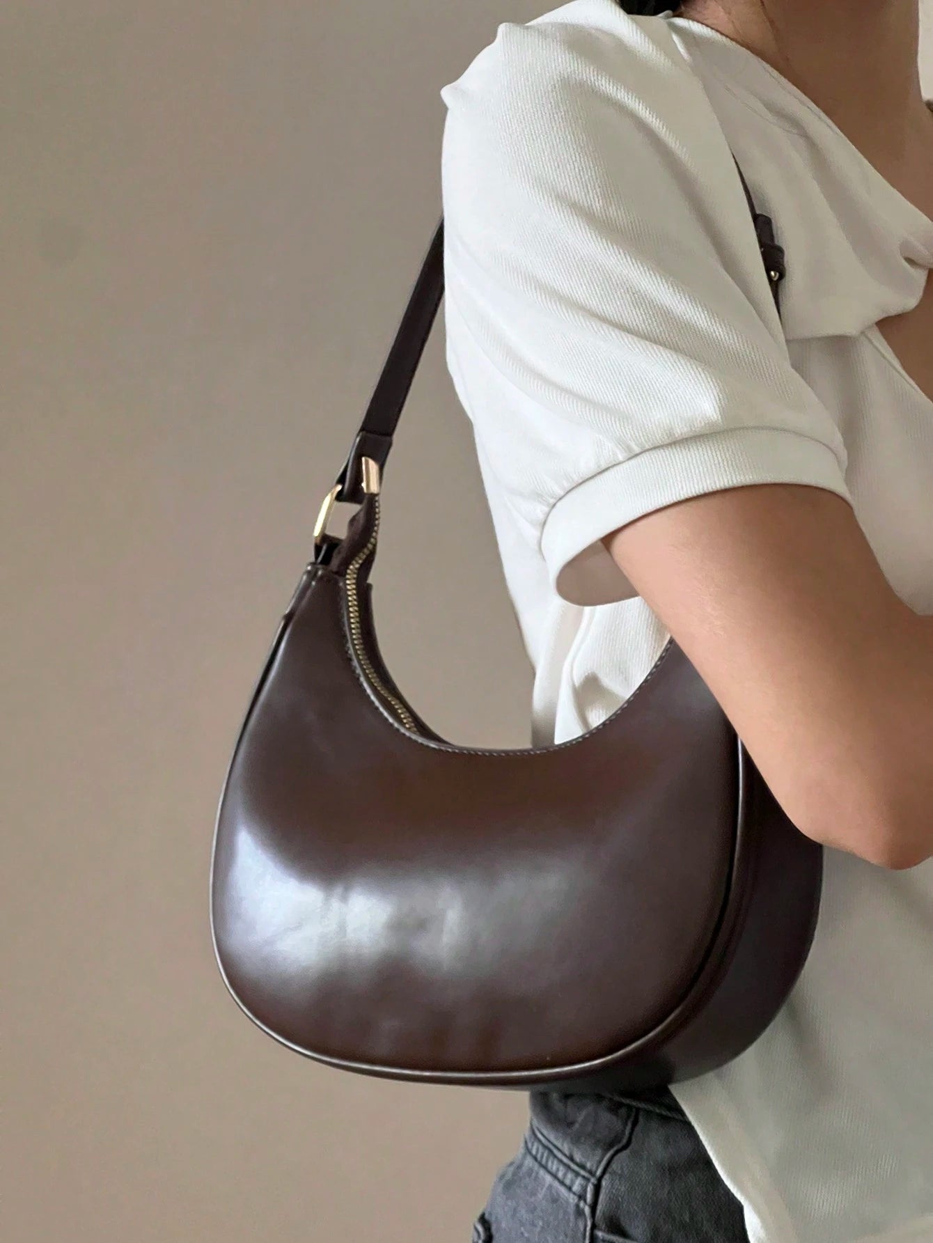New Fashion Simple Atmosphere Crescent Shiny Classic Daily Commute Detachable Shoulder Crossbody Bag,Versatile, Business Casual