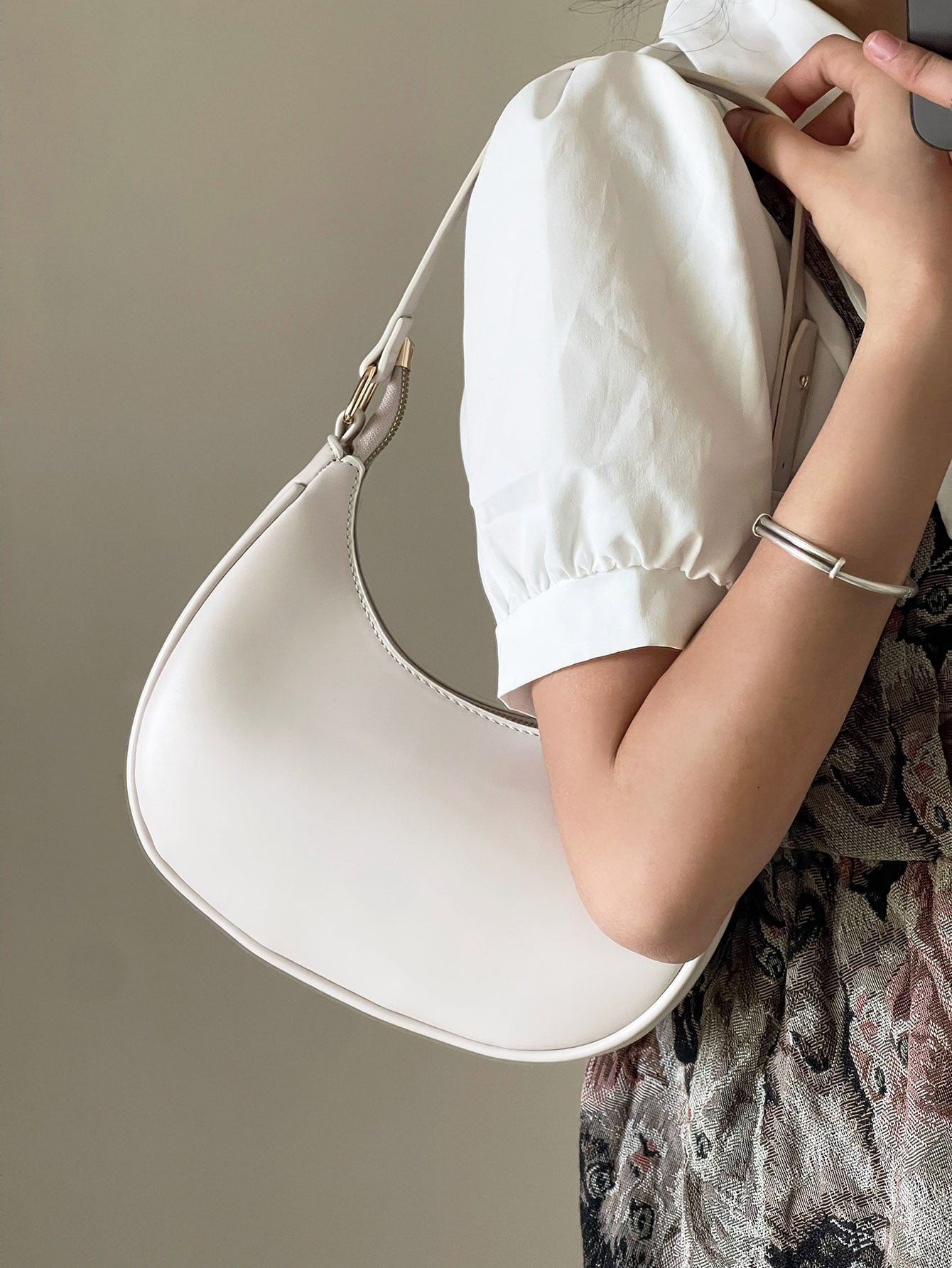 New Fashion Simple Atmosphere Crescent Shiny Classic Daily Commute Detachable Shoulder Crossbody Bag,Versatile, Business Casual