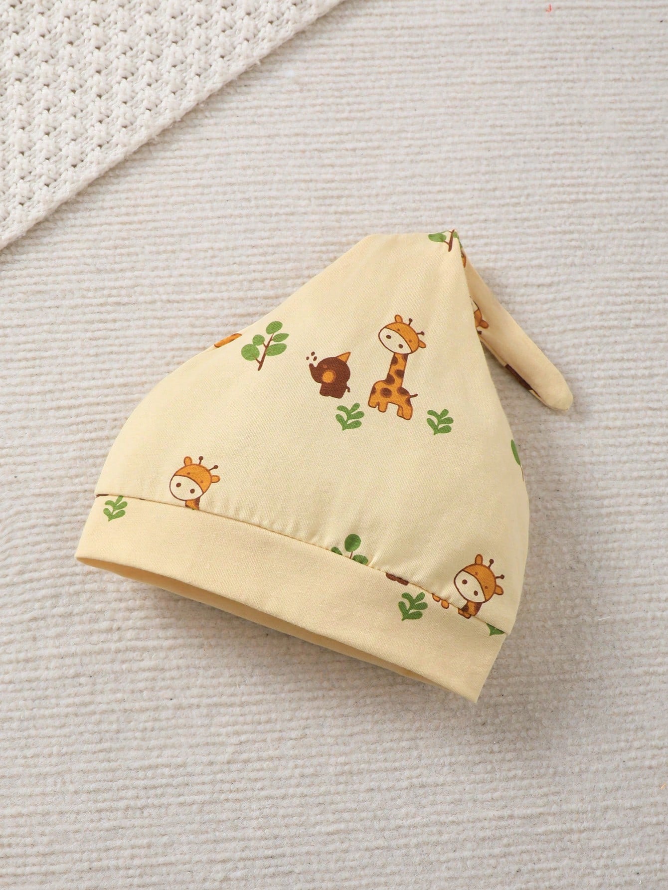 Newborn Baby Cartoon Giraffe Print Single-Breasted Long Sleeve Top And Pants Set With Hat