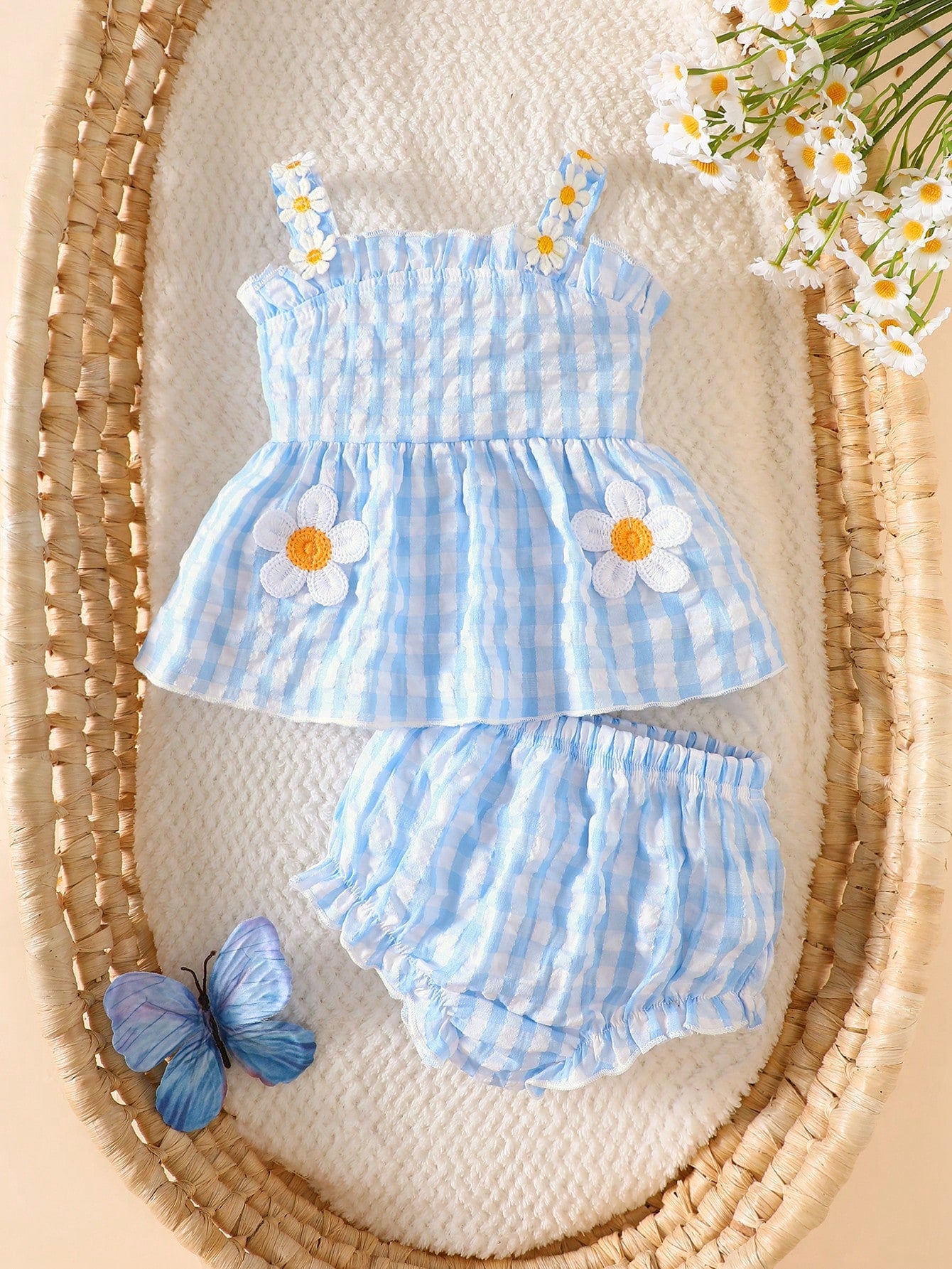 Newborn Baby Girl Summer Outfit Cute Blue And White Striped Checkered Daisy Flower Embroidered Camisole Top And Shorts 2-Piece Set For Photo Shoot