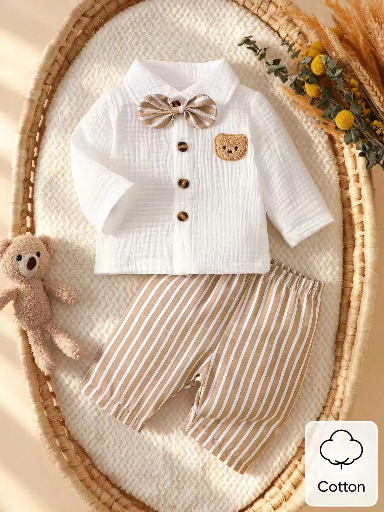Newborn White Long-Sleeve Collared Shirt With A Small Bear Design, Paired With Apricot-Colored Pants
