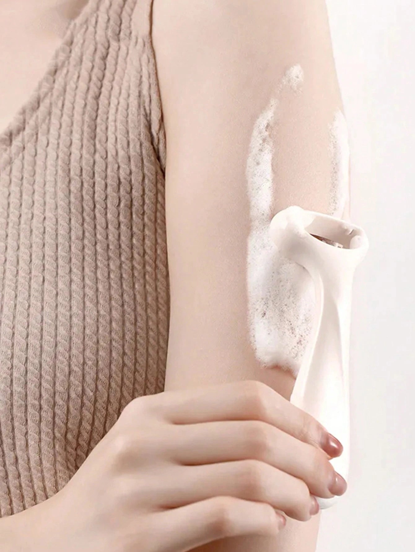 Newest Silky Fuzz Shaving Knife, Skin Blade, Gentle Trimming Without Harming Skin, No Black Spots, Razor For Leg & Underarm Hair Removal Beauty Makeup Tool, Women's Depilator, Portable Rubber Eraser