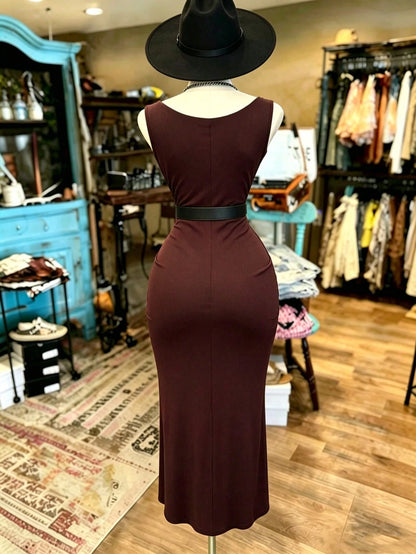 NostaNoir Fitted Off-Shoulder Sleeveless Mid-Length Dress