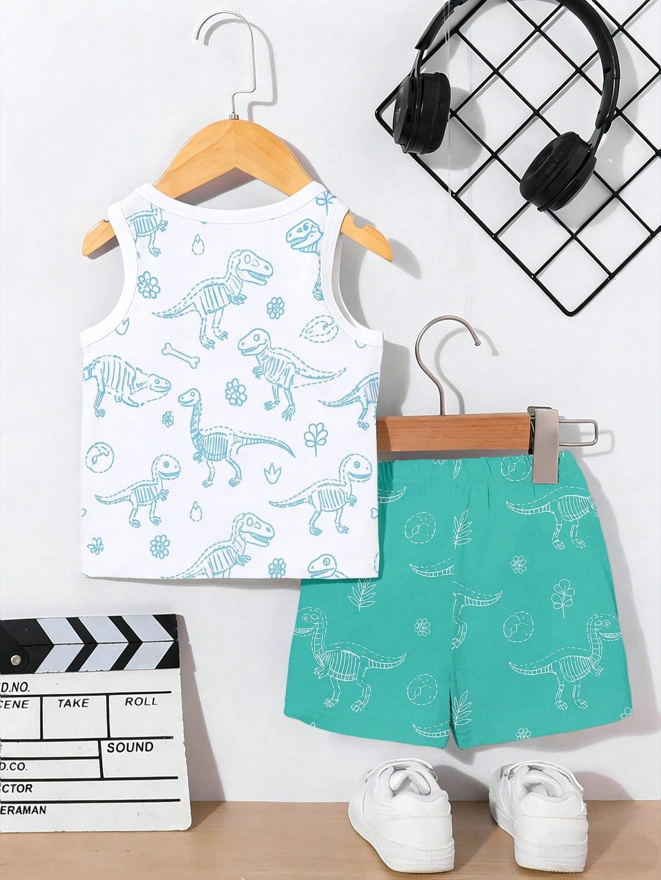 Playful Pals 2pcs Baby Boy Outfit, Cute Casual Dinosaur Print Vest Top Paired With Green Shorts, Suitable For Summer Outings