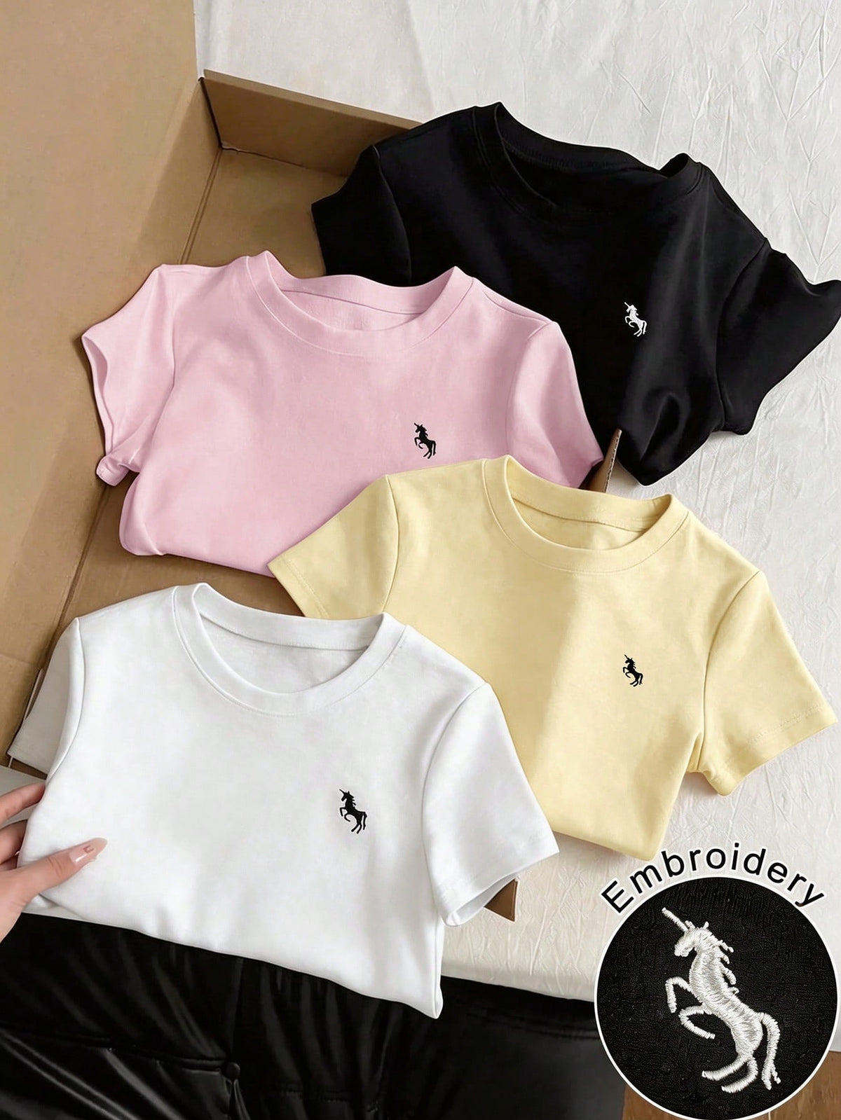 Qadelle 4pcs/Set Women's Embroidered Round Neck Short Sleeve Fitted Cropped T-Shirt,White,Summer,Basic,Casual,School,Back-To-School Unicorn Tee Shirts