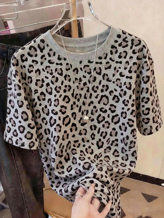 Resyla Leopard Print Digital Pattern Women's Casual Round Neck Short Sleeve T-Shirt, Gift For Friends