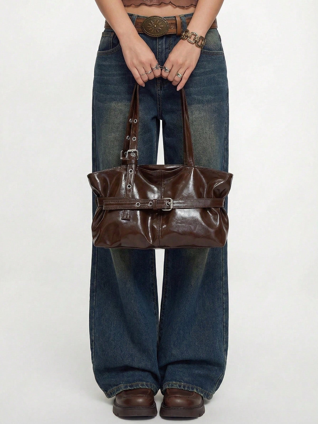ROMWE Grunge Punk 1pc Vintage Large Capacity Tote Bag, Commuter Oversized Underarm Bag, Fashionable Motorcycle Handbag For Women, PU Solid Color Oiled Wax Leather, Strap Decor, Zipper Closure, Ladies