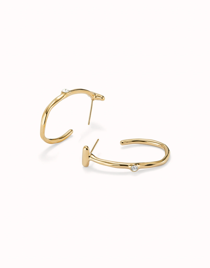 Ser Indomable Gold Open Hoop Earrings w/CZ Crystal