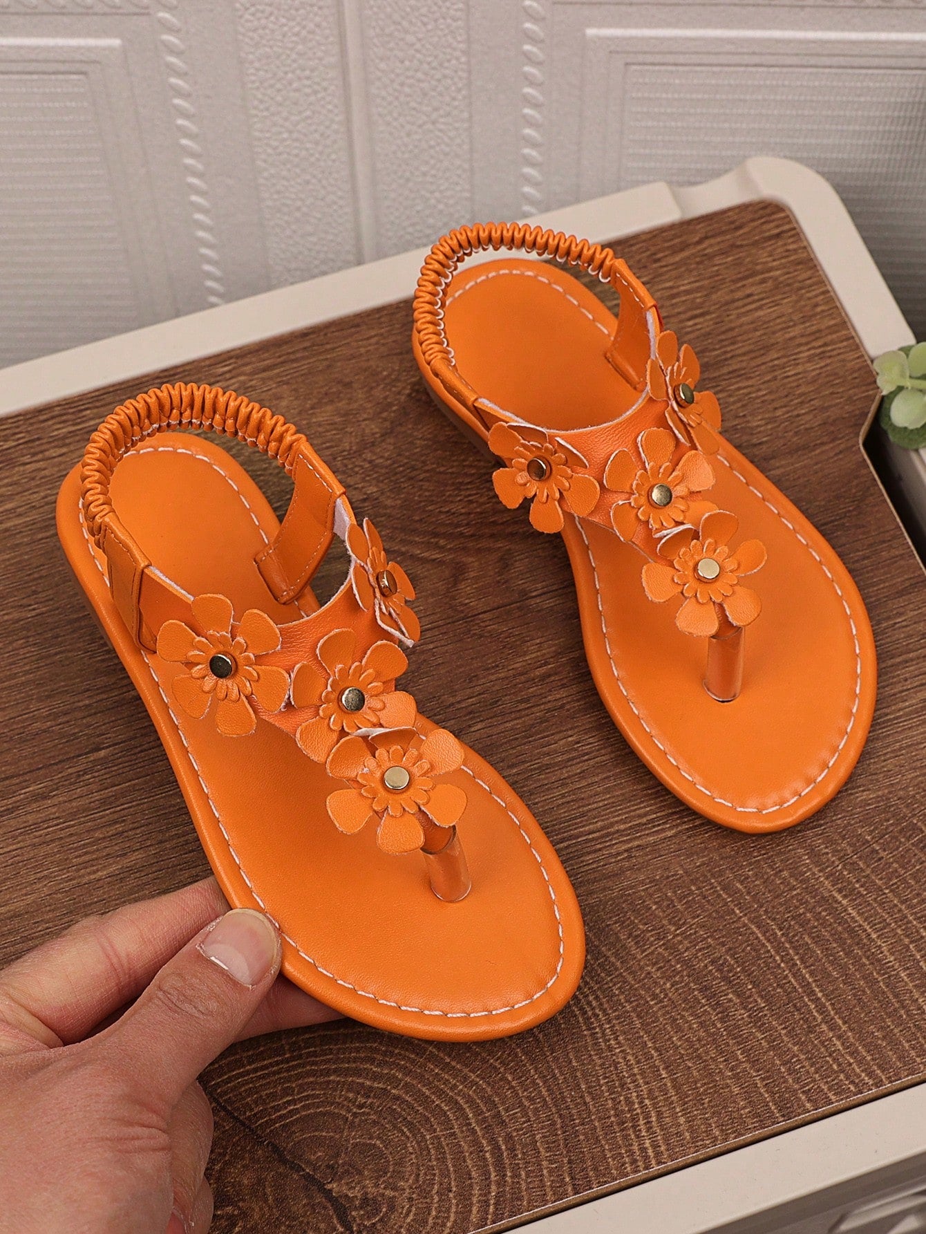 (Size Runs Small, Order One Size Up) 1 Pair Yellow Plus Size Girls' Flat Sandals, Solid Color PU Thong Strap With Metal Rhinestone Buckle, 4 Small Flower Decor, Elastic Slip-On Back, Round Toe Peep To