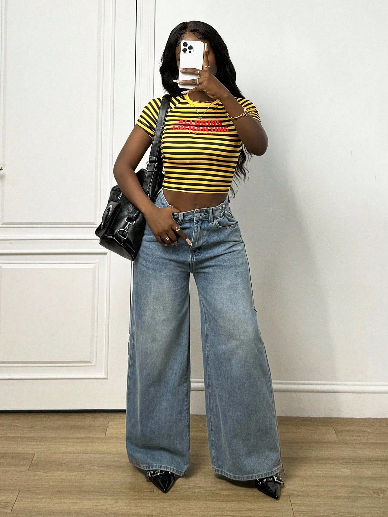 Slaydiva 2025 Summer Casual Sexy Street Wear Y2K Black And Yellow Stripes Letter Print Round Neck Slim Women T-Shirt School Music Festivals Crop Top Night Out