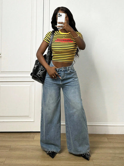 Slaydiva 2025 Summer Casual Sexy Street Wear Y2K Black And Yellow Stripes Letter Print Round Neck Slim Women T-Shirt School Music Festivals Crop Top Night Out