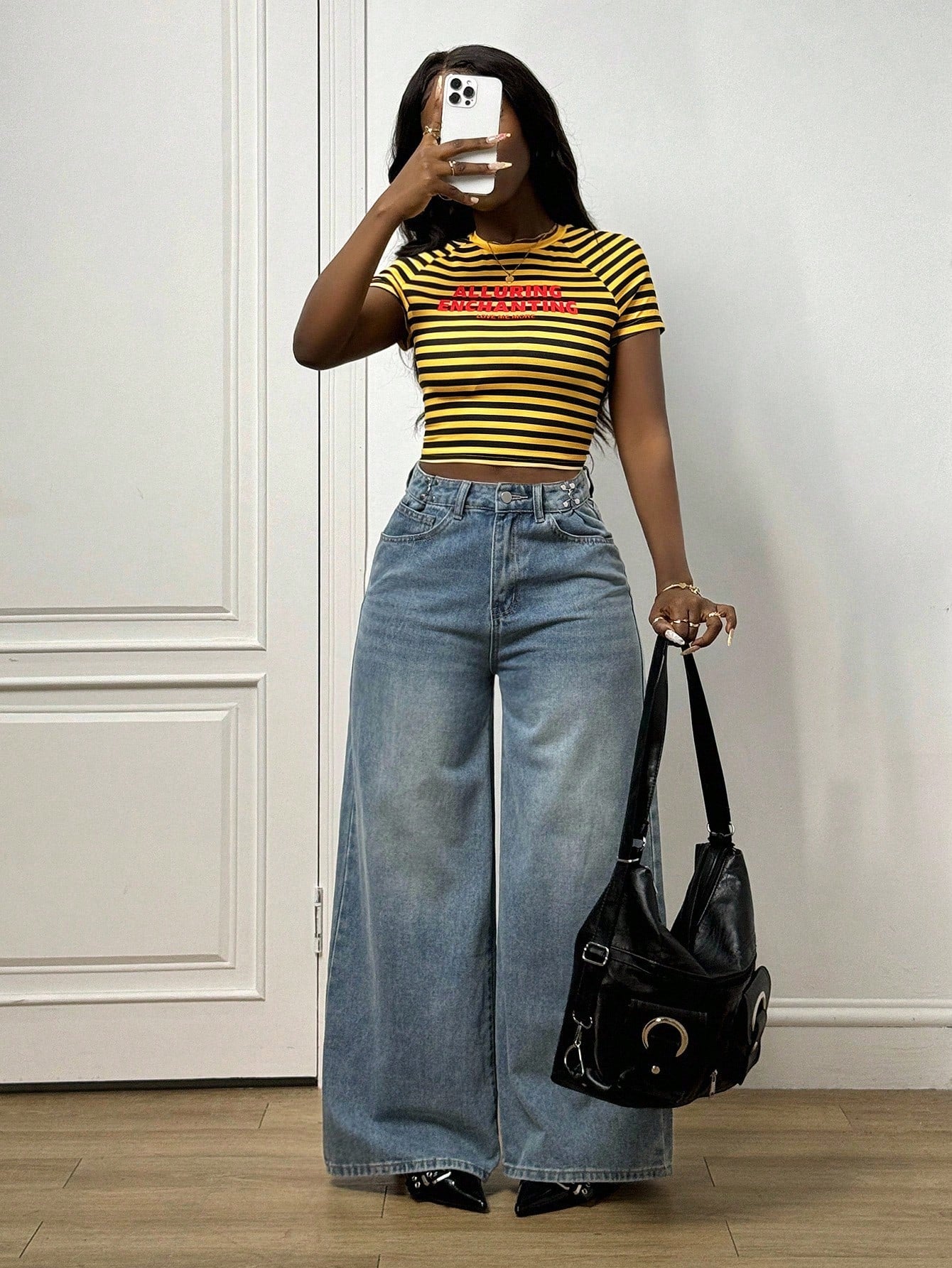 Slaydiva 2025 Summer Casual Sexy Street Wear Y2K Black And Yellow Stripes Letter Print Round Neck Slim Women T-Shirt School Music Festivals Crop Top Night Out