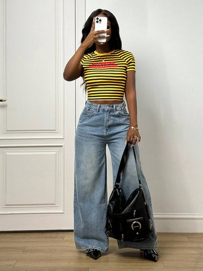 Slaydiva 2025 Summer Casual Sexy Street Wear Y2K Black And Yellow Stripes Letter Print Round Neck Slim Women T-Shirt School Music Festivals Crop Top Night Out