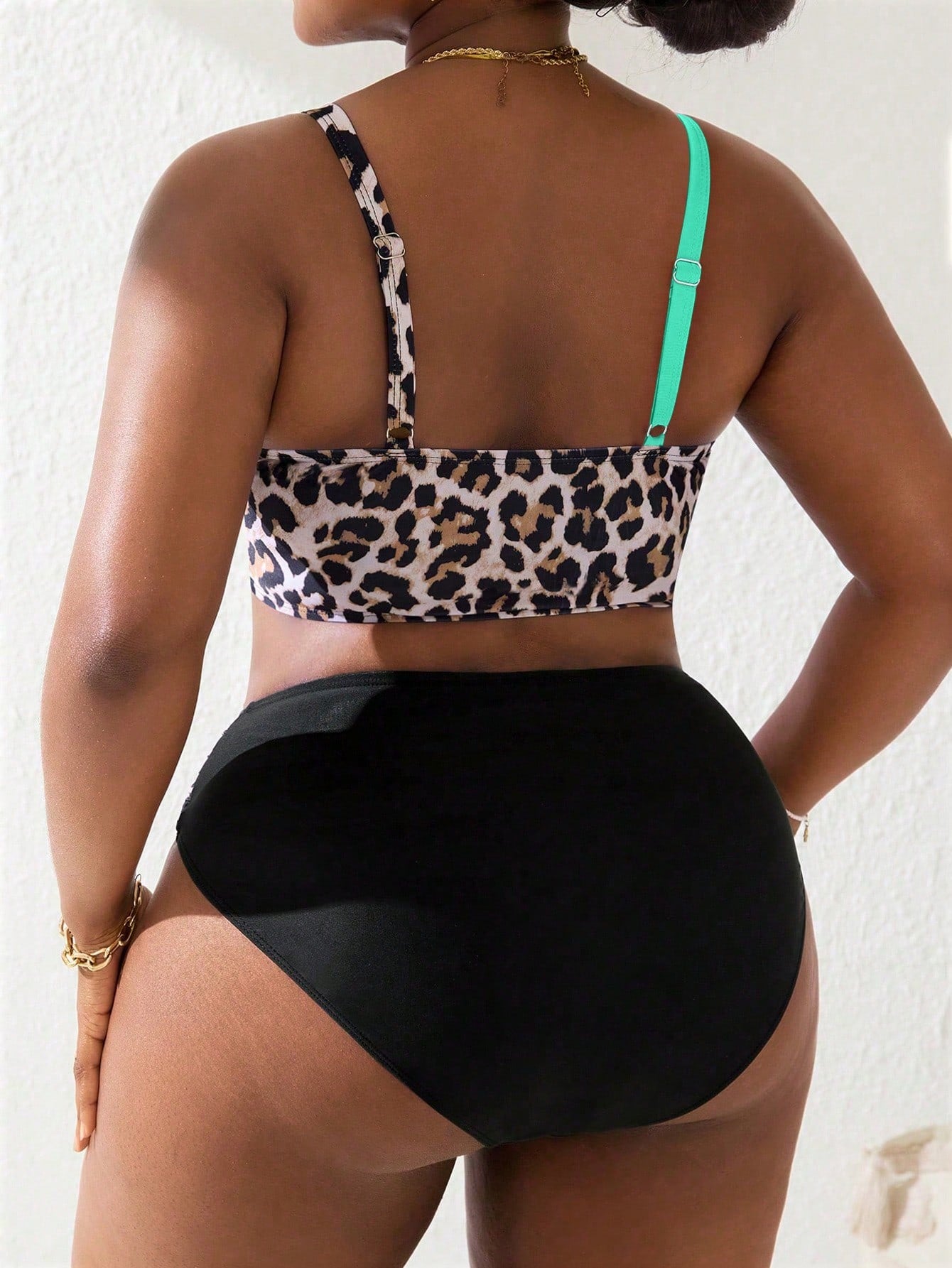 Slaydiva 2pcs Set Plus Size Women Leopard Print V-Neck Criss-Cross Patchwork Tankini Swimwear With Shorts, Summer Beach Vacation