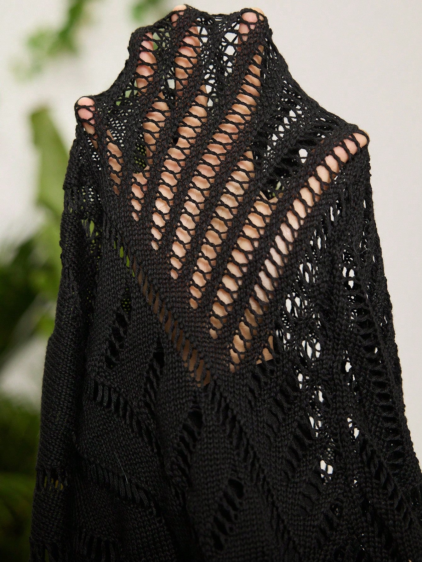 Slaydiva Plus Size Women's Black Backless Hollow-Out Vacation Elegant Beach Knit Dress For Summer