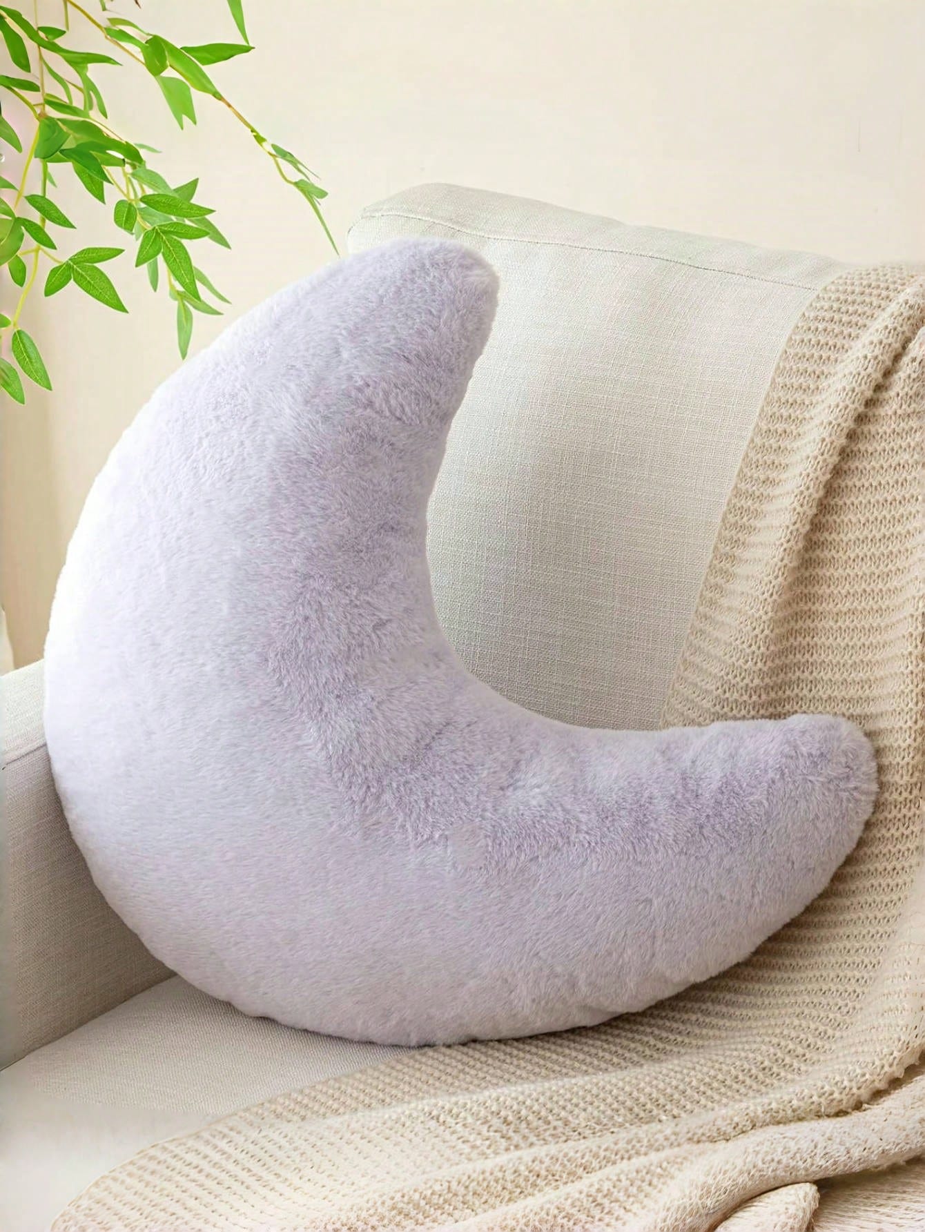 Soft Faux Fur Moon Shaped Decorative Throw Pillow, Suitable For Bedroom, Bed And Sofa, Easter Decor Cushion, Applicable For Spring Sofa, Bedroom, Living Room, Light Pink