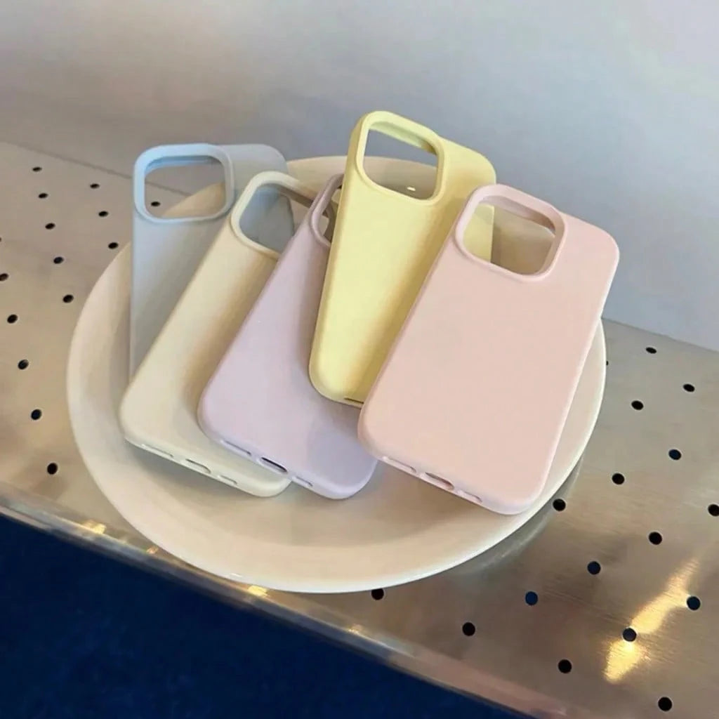 Solid Color Silicone TPU Shockproof Basic Liquid Silicone Phone Case Genuine Cream Yellow TPU Prevents Yellowing Soft-Level Protection Compatible With IPhone Spring Pastel Birthday Gift