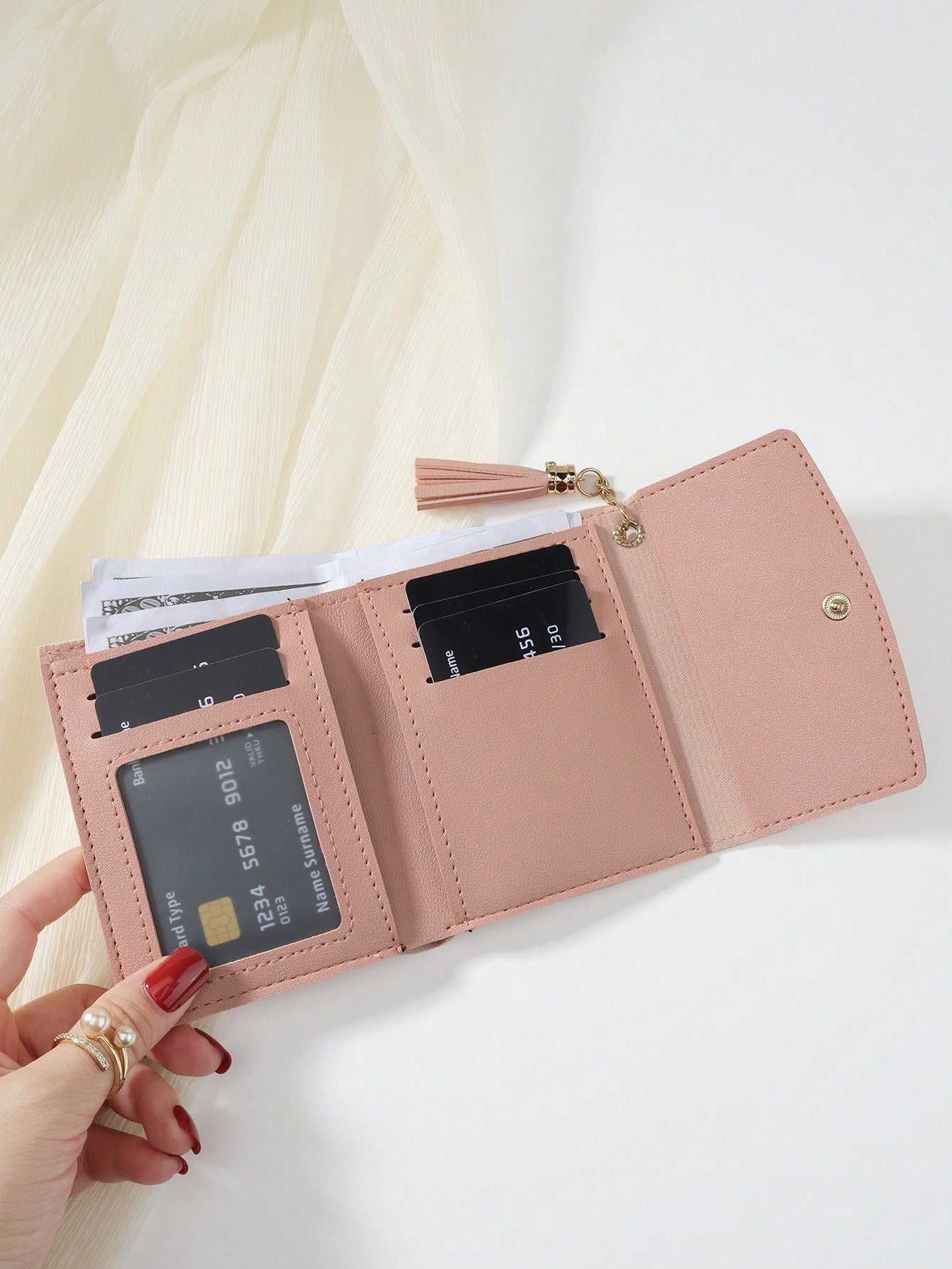 SOUTHLAND&KANGAROO Light Pink Metal Heart Tassel Decor Coin Purse, Compact Foldable Women's Wallet, Mini Lightweight Simple Fashion Modern Business Style, Suitable For Anniversary, Valentine's Day, Bi