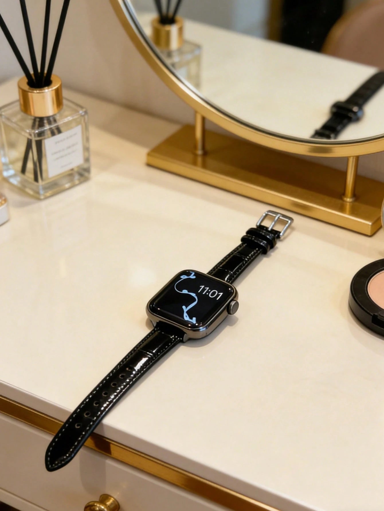 Stylish Brand Design With A Gold-Tone Metal-Embellished Soft Leather Strap Featuring The Letter D, Suitable For Watch Straps 46mm, 38mm, 40mm, 41mm, 42mm, 44mm, 45mm, And 49mm; Elegant Women's Pearles