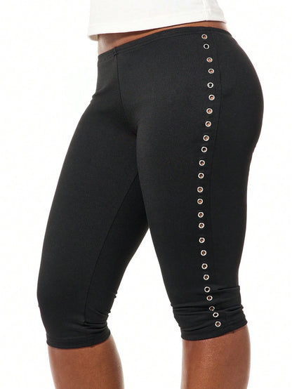 SUMWON WOMEN Women Jersey Capri Leggings With Side Eyelet Button Detail Stretch Mid Rise Three Quarter Length Pants