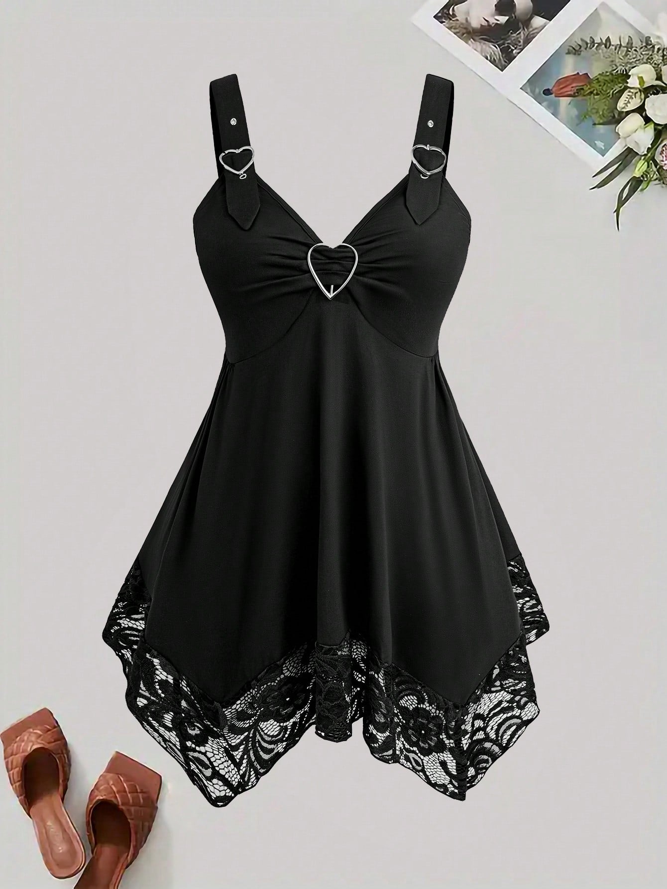 Sweetra Plus Size Women Heart Button Decorated Casual Sexy Waist Paneled Lace Camisole Top, Spring/Summer