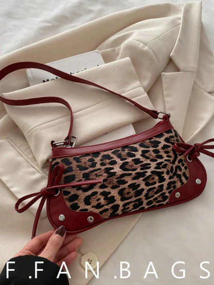 This New Shoulder Bag Features A Simple And Stylish Design With A Leopard Print Pattern For Decoration And A Sharp Color Contrast. It Has A Foldable Design, Allowing It To Be Used As Both A Clutch And
