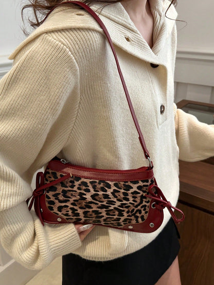 This New Shoulder Bag Features A Simple And Stylish Design With A Leopard Print Pattern For Decoration And A Sharp Color Contrast. It Has A Foldable Design, Allowing It To Be Used As Both A Clutch And