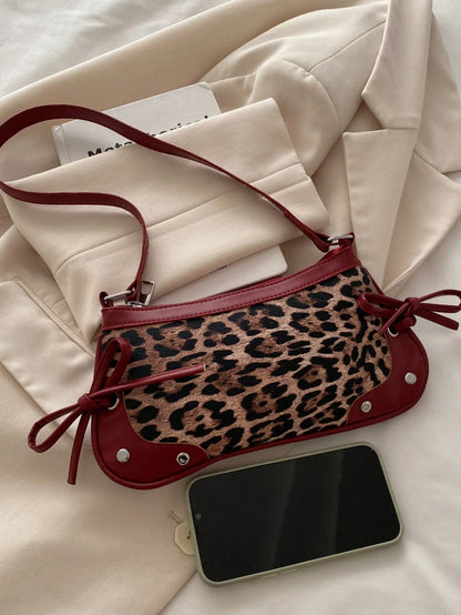 This New Shoulder Bag Features A Simple And Stylish Design With A Leopard Print Pattern For Decoration And A Sharp Color Contrast. It Has A Foldable Design, Allowing It To Be Used As Both A Clutch And