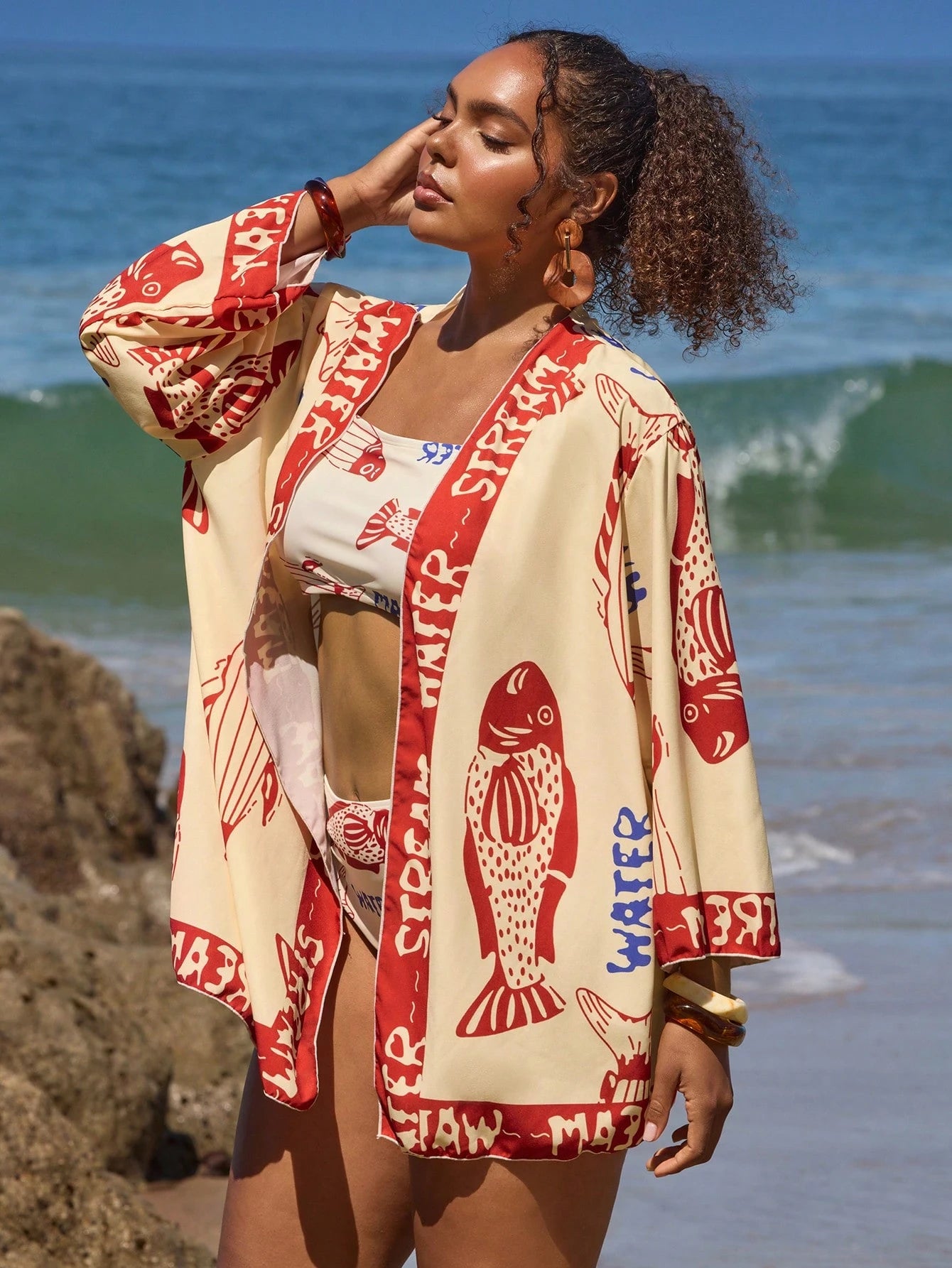 Travachic 3pcs Plus Size Women Beach Vacation Vacation Vacation Sardine Print Jacket, Cover-Up Bikini Set Beige Summer Bathing Suit For Women