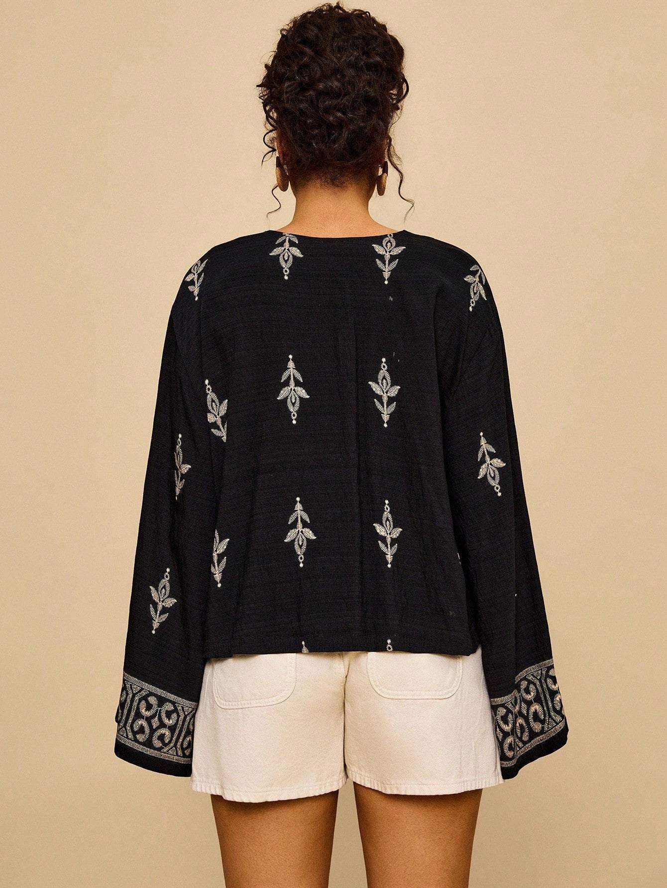 Travachic Plus Size Vacation Chiffon Printed 3/4 Sleeve Front Tie Loose Cropped Black Geometric Bohemian Pattern Holiday Casual Blouse For Women,Fall Clothes