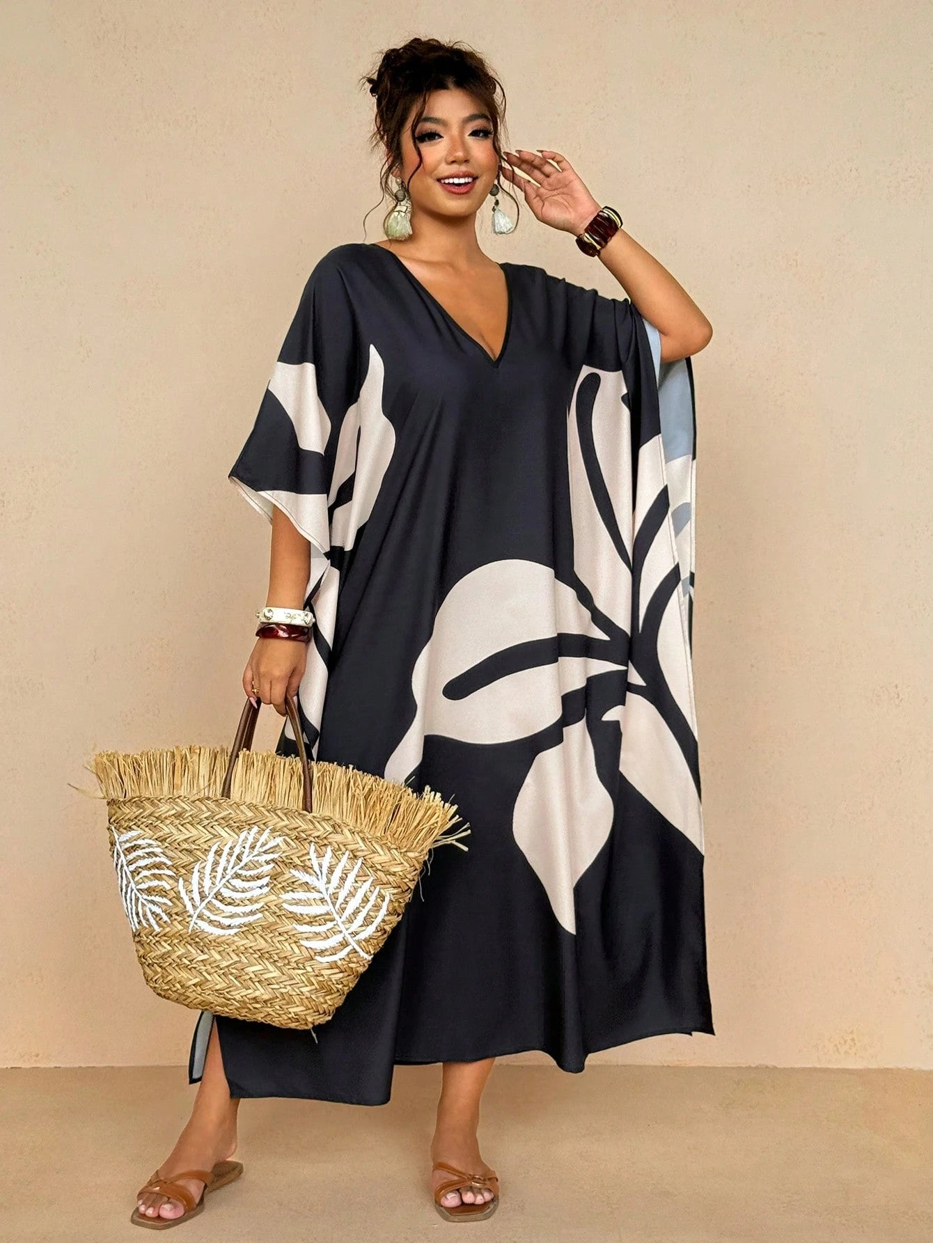 Travachic Women's Plus Size Resort Wear| Black And White Large Leaf Print V-Neck Kaftan Dress- Loose Batwing Sleeve Maxi Beach Cover Up Boho Maxi Dress