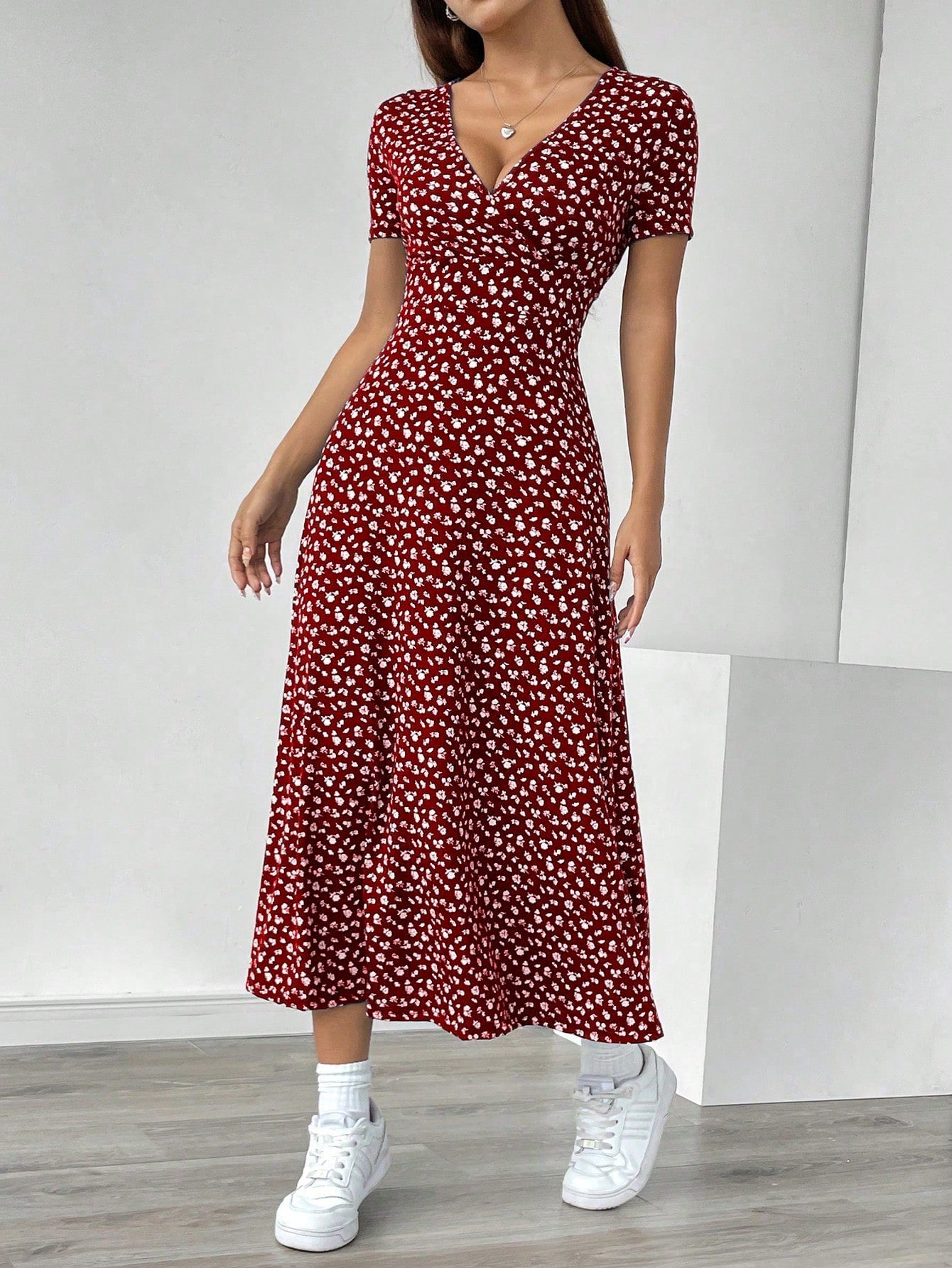 Unity Ladies' V-Neck Ditsy Floral Short Sleeve Casual Summer Dress (Random Cut) Maxi Women Outfit,Petite Women